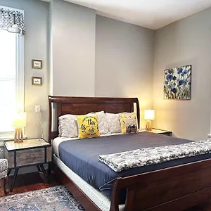 G4 King Bed Location Museums Free Parking Richmond